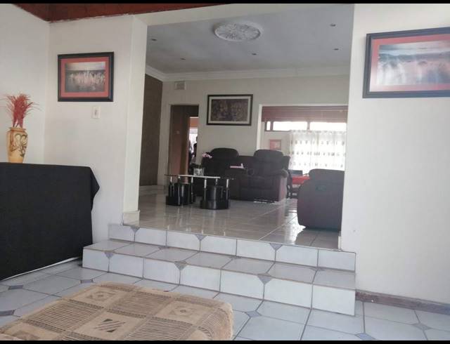 3 BEDROOM HOUSE FOR SALE IN BLUFF